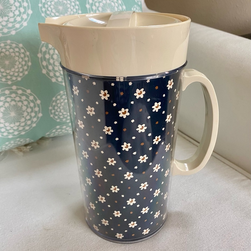 Vintage West Bend Thermo Serv Pitcher with Lid Daisies Flowers MCM USA